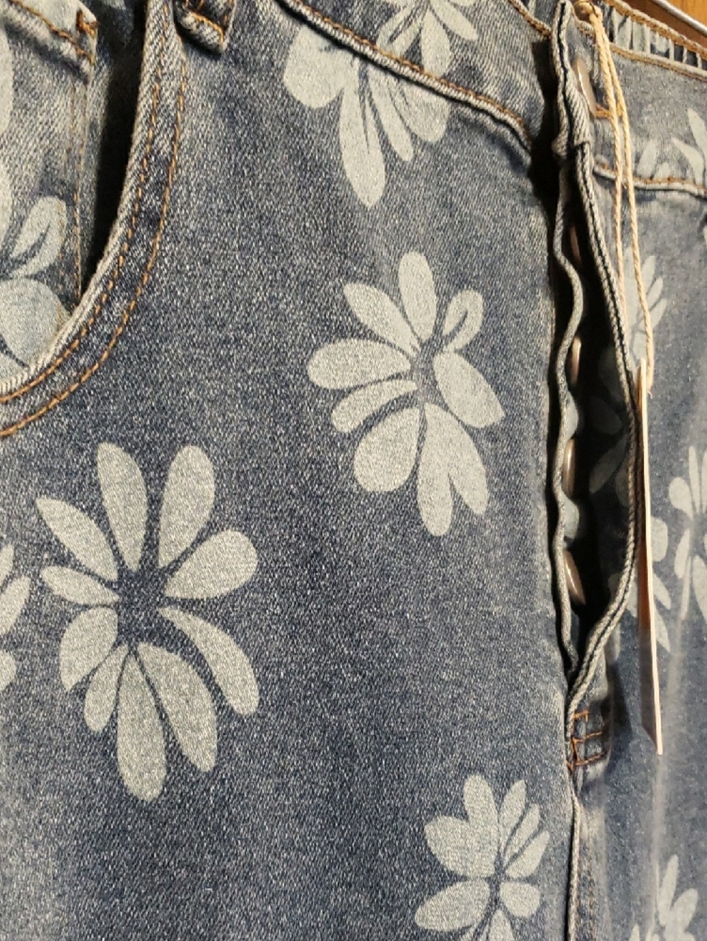Blue Velvet Brand New Floral Barrel-Leg Denim Jeans-L - Picture 5 of 7
